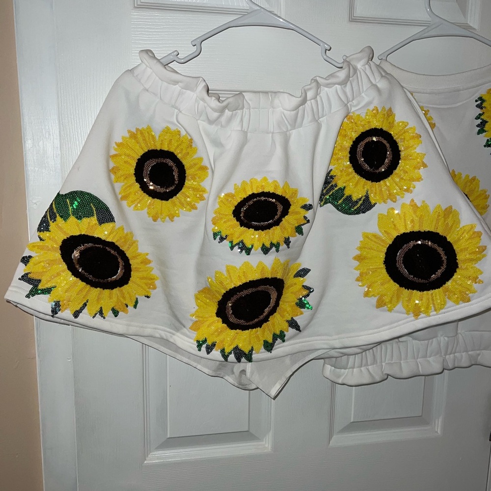 QUEEN OF SPARKLES White Sunflower Sequin Tank Top & Skirt Set - Picture 2 of 6